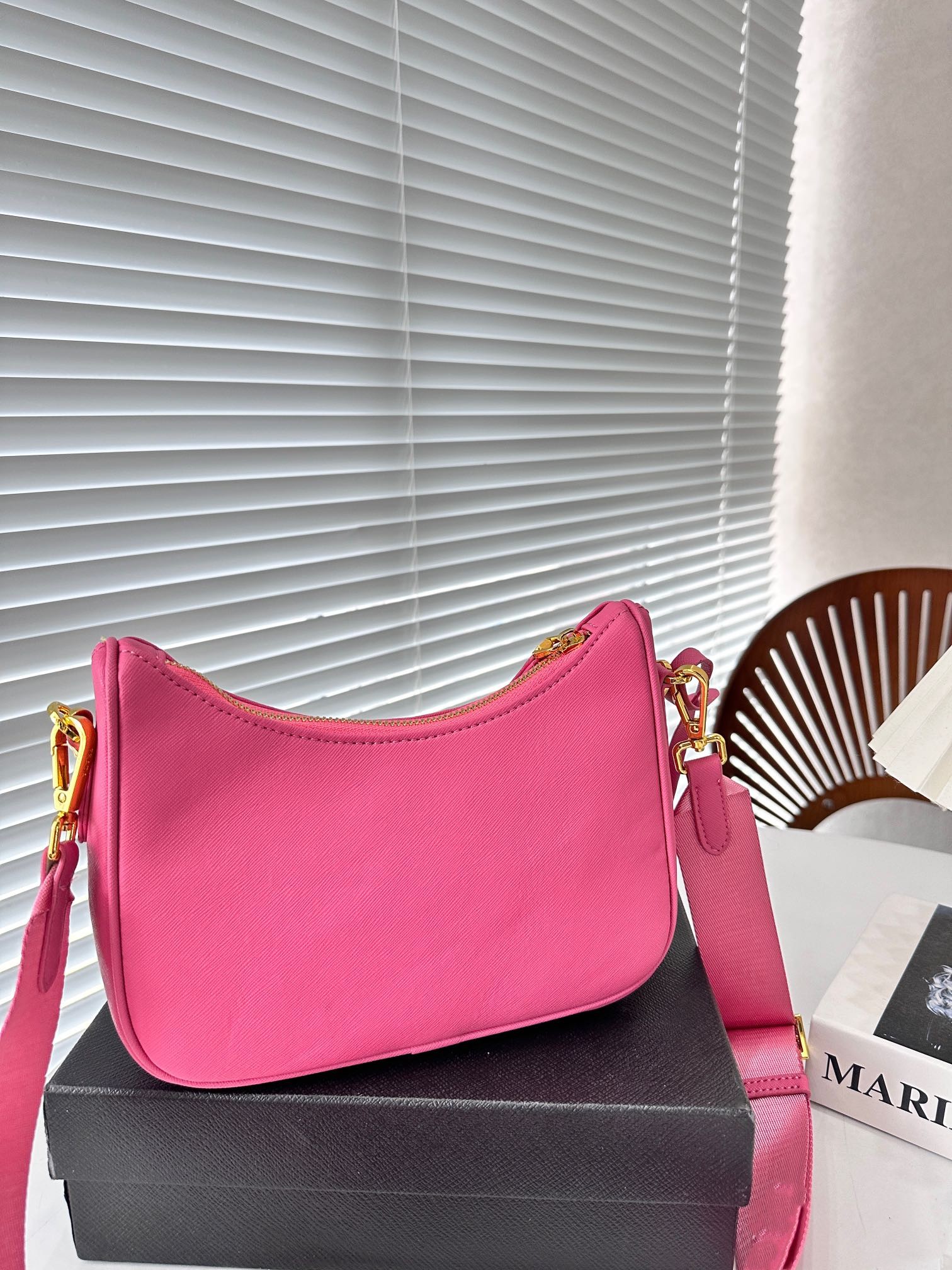 حقائب Women Hobo Handbag الكتف أكياس الأزياء الأزياء الأزياء حقيبة جلدية كروس جسم رسول حقيبة مصممة فاخرة محفظة محفظة رفرف تاورز Pochette