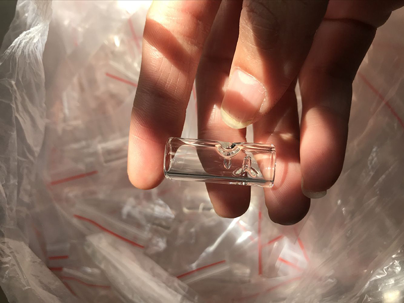 Pièges de filtre en verre de 1,8 mm d'épaisseur Moonrock Connecté Connecté Herbe Dry Herbe Papier à roulement