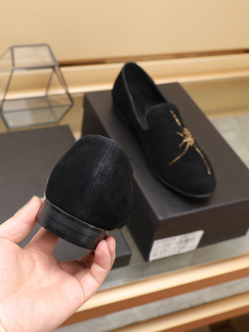 Ny 2023 manlig affärsfest bröllopsklänningskor glider på bekväma loafers varumärke designer klassiska oxford skor mäns fritidlägenheter storlek 38-44