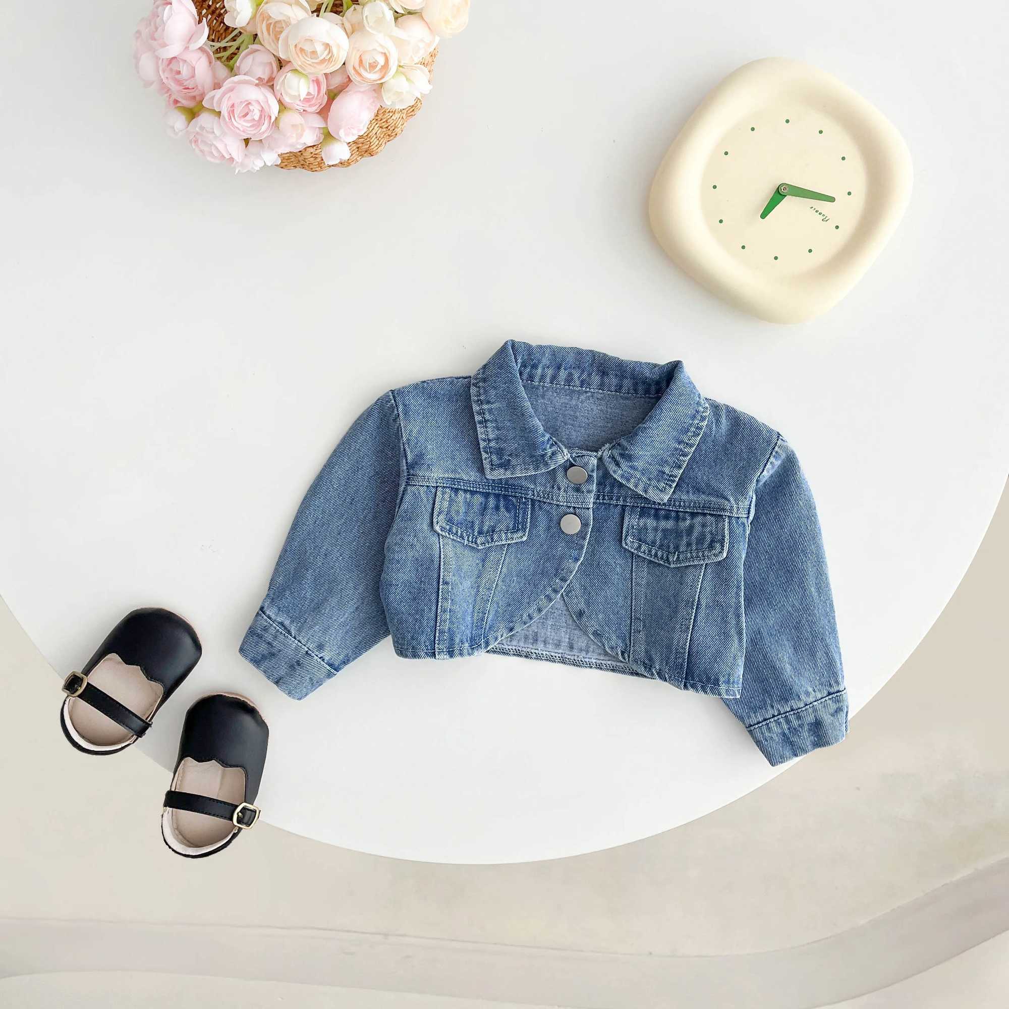 Kledingsets lente en herfst pasgeboren baby meisje denim jas gebloemde jurk set modieuze kinderkleding twee sets R231127