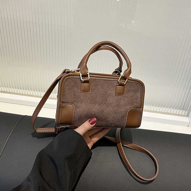 Totes högkvalitativ matt pu kudde påsar för kvinnliga mode plånböcker och handväskor designer messenger väska lyx satchel söt crossbody väska