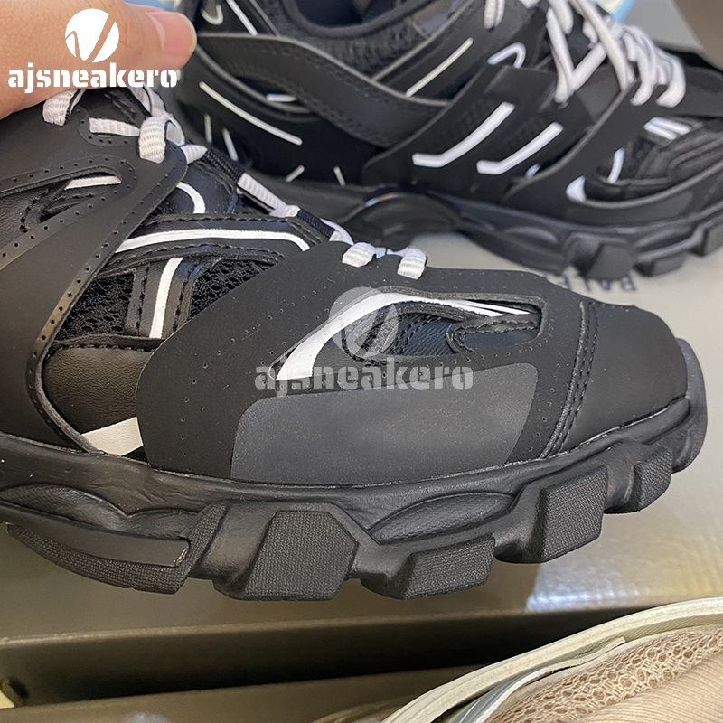 Track 3 3.0 LED Designer Luxury Womens Mens Running Shoe Sneaker Lighted Gomma leather Nylon Printed Platform Sports Men Light Trainers