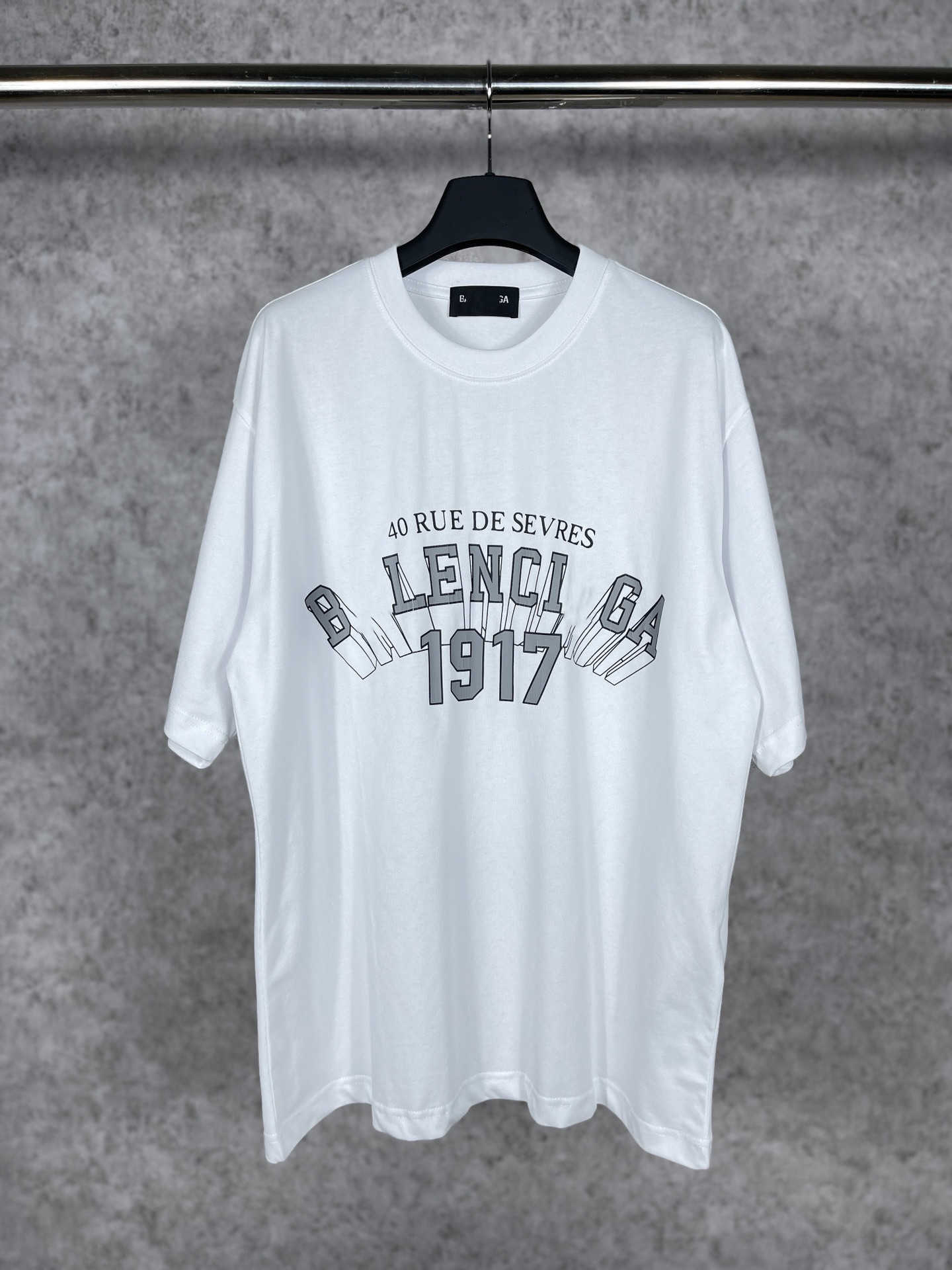 デザイナーNew Women T Shirt High Edition 2023 Summer Family 1917シリーズ3DレターバーストプリントスリーブTシャツ