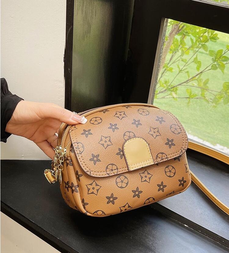 803 Women Luxurys Designers väskor Crossbody Handväskor Kvinnor Purses Axel Shopping Totes Bag268V