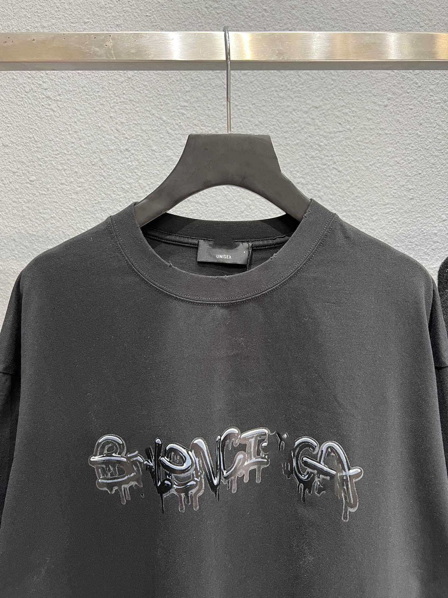 Designer neues Damen-T-Shirt High Edition 2023 Summer Graffiti Dissolved Letter Printed Couples Sleeve T-Shirt