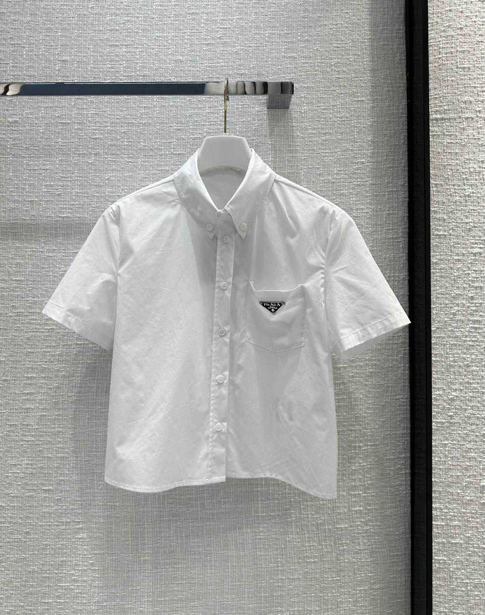 2023 NIEUWE DRAMMEN VAN HOGE KWALITEIT T -shirt Familie Summer Simple Triangle Pocket White Shirt Casual veelzijdige top