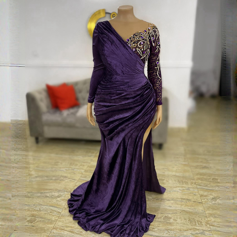 2023 Plus Taille Aso Ebi Robes De Bal Velours Violet Manches Longues Strass Africain Arabe Robe De Soirée Fiançailles Pageant Robes De Fête D'anniversaire Robe Perlée ST510