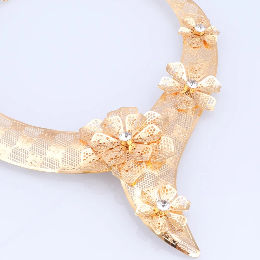 Set di gioielli da donna in cristallo Dubai color oro, collana di cristallo, orecchini, anelli rigidi, accessori matrimoni