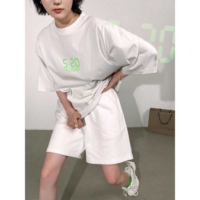 Luxury Designer Women T Shirt Shirt  High Edition 520 Digital klocktvätt ärm Summer Glow Loose T-shirt