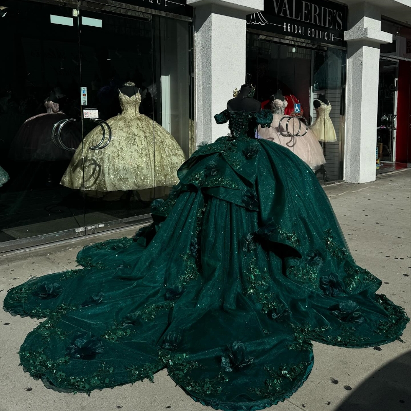 Emerald Green Shiny Quinceanera klänningar Princess Sweet 15 Years Girl Birthday Party Dresses Applices Lace Pärlor Vestidos de Quinceanera
