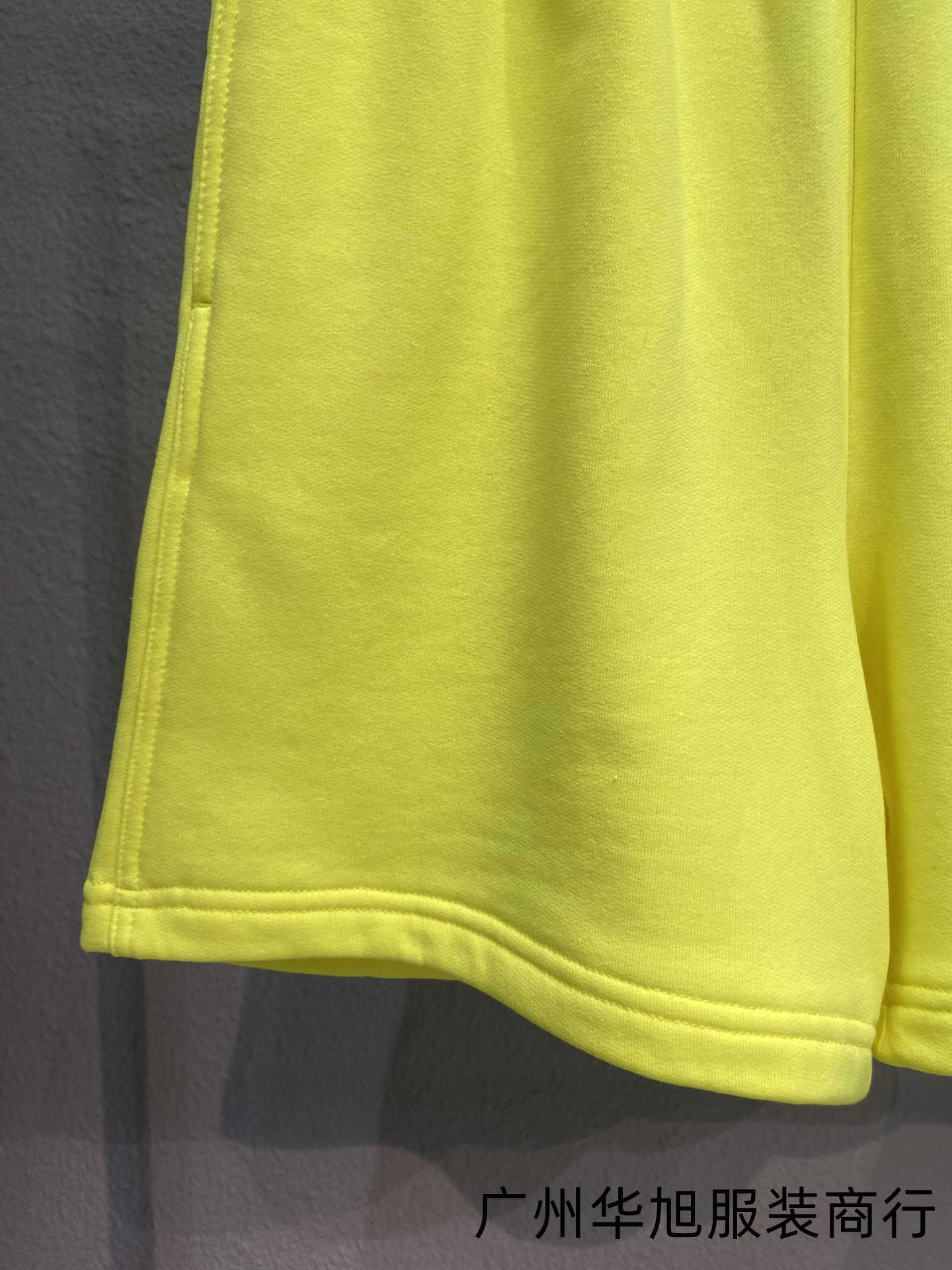 Maglietta da donna nuova di design Camicia Corretta Edizione Pantaloncini con ricamo inglese parigino di alta qualità sull'orlo estivo