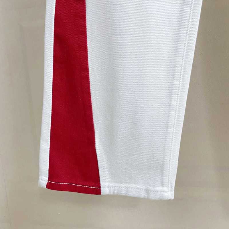 女性のジーンズデザイナー2023SS秋/冬の新しい赤と白のコントラストデニムパンツ