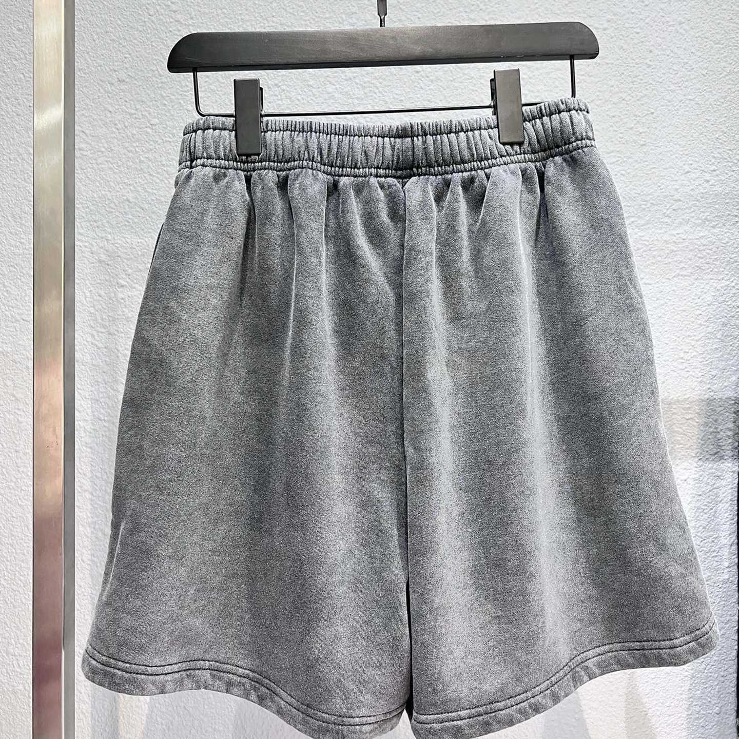 Vêtements pour femmes de créateurs 20% de réduction sur la chemise La version correcte de la tendance distingue le marché des shorts décontractés lavables qui sont polyvalents pour les couples