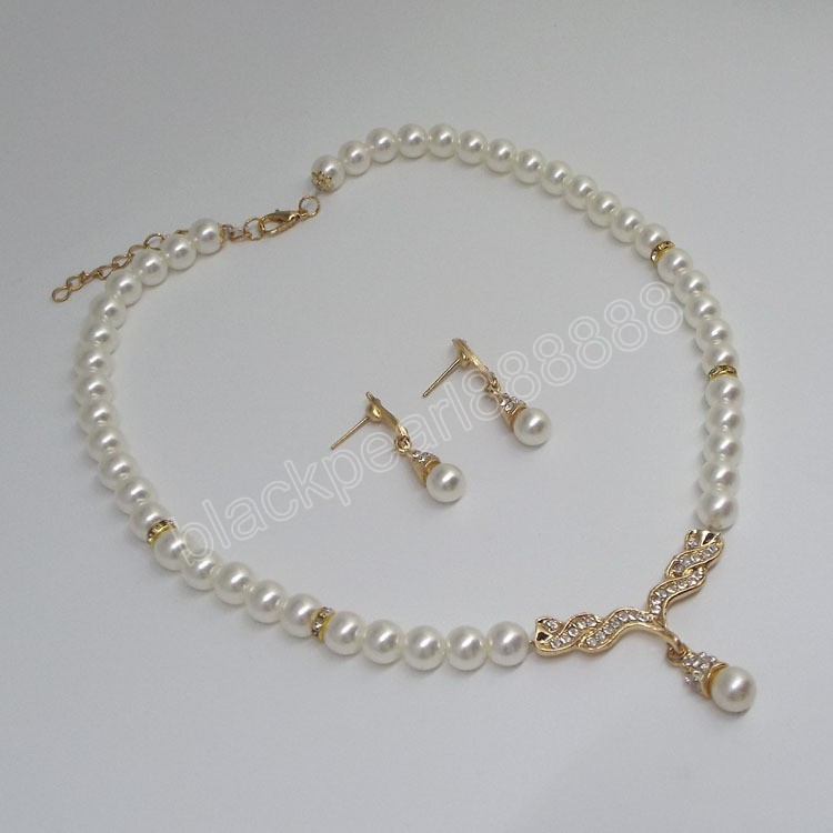 Set di gioielli con collana di orecchini di perle di moda di lusso accessori ali da donna regalo feste di banchetto