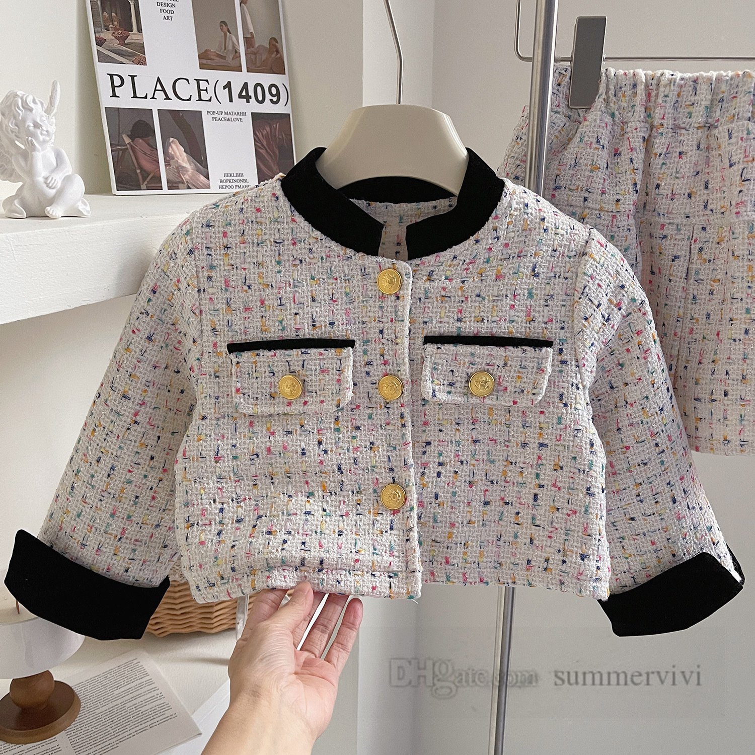 レディスタイルの子供カラフルな格子縞のウールの服セットキッズラウンドカラーシングル胸を胸のプリーツスカートウィンターガール