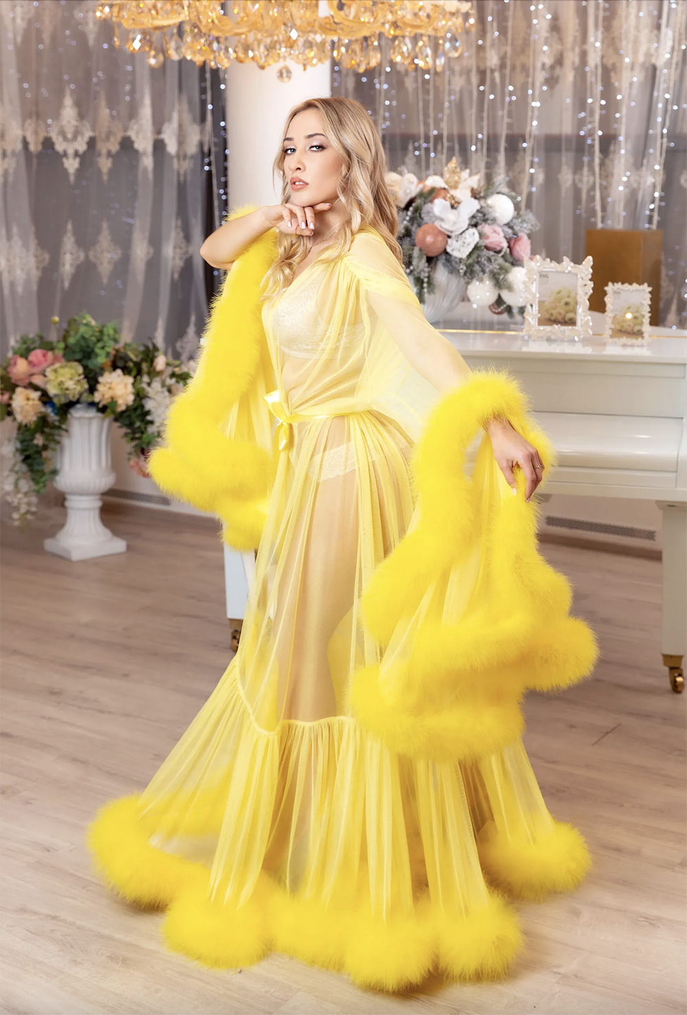 2023 Yellow Women's Winter Sexy Faux Fur Lady Sleepwear Women Bathrobe Sheer Nightgown Red White Gray Robe Prom Bridesmaid Shawel