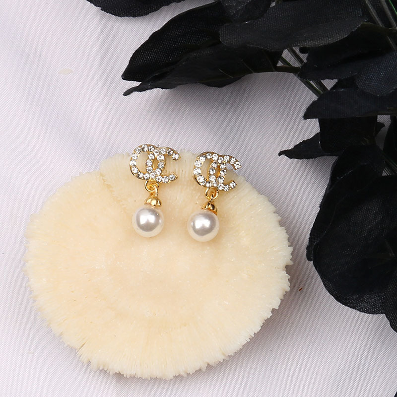 18k Gold Plated Designer Brand Earrings Fashion Letter Ear Stud Women Crystal Pearl Geometric Earring For Wedding Party Jewelry Accessories CL2980