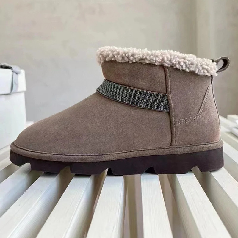 Inverno feminino fundo grosso camurça tornozelo botas 2023 novas botas de neve de pele plana dedo do pé redondo decoração de metal forro de lã simples botas curtas
