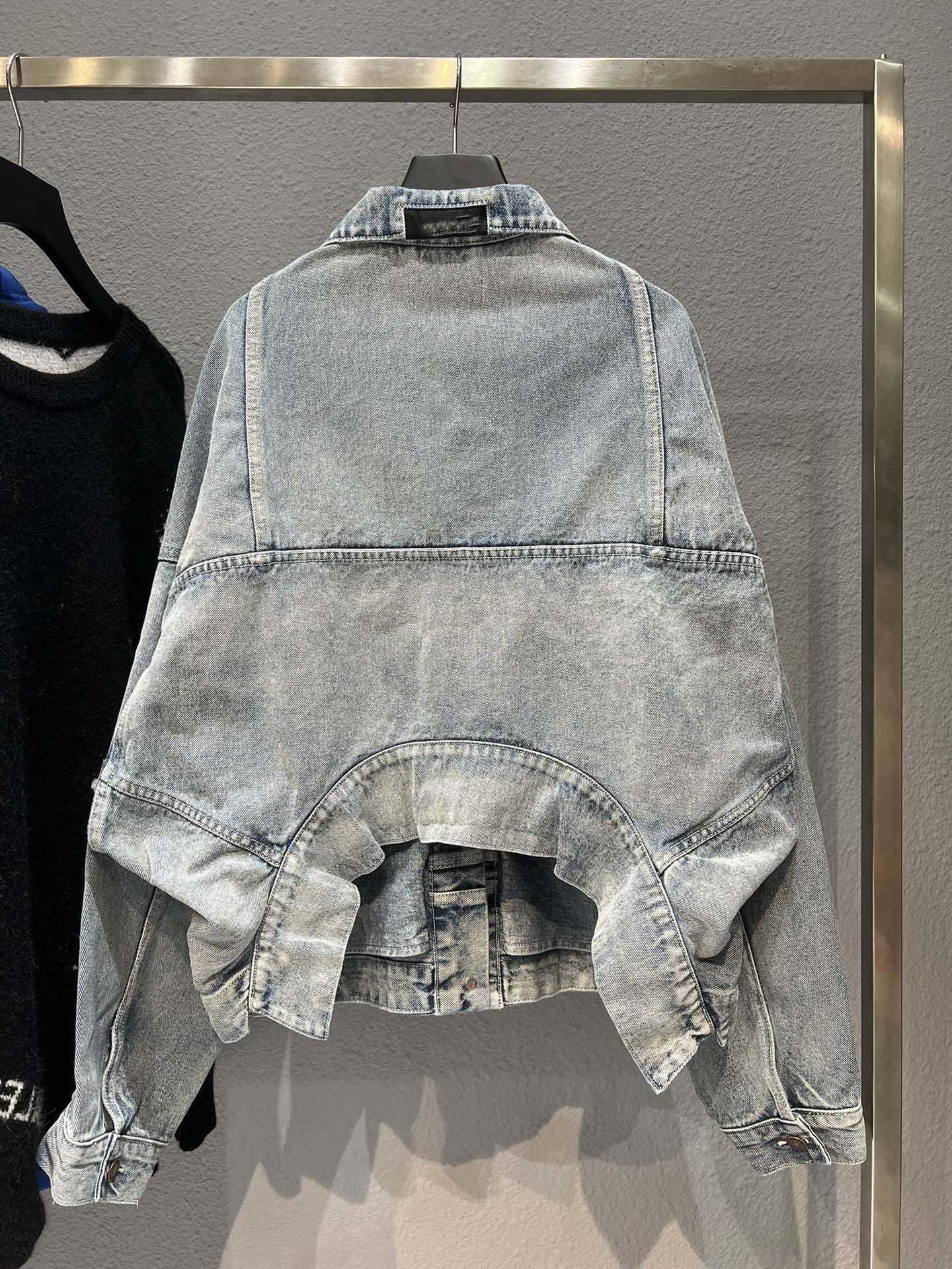 Luxus-Designer-Frauen-T-Shirt Shirt High Version Produkttrend Washed Old Reversed Denim Cardigan Jacket Men