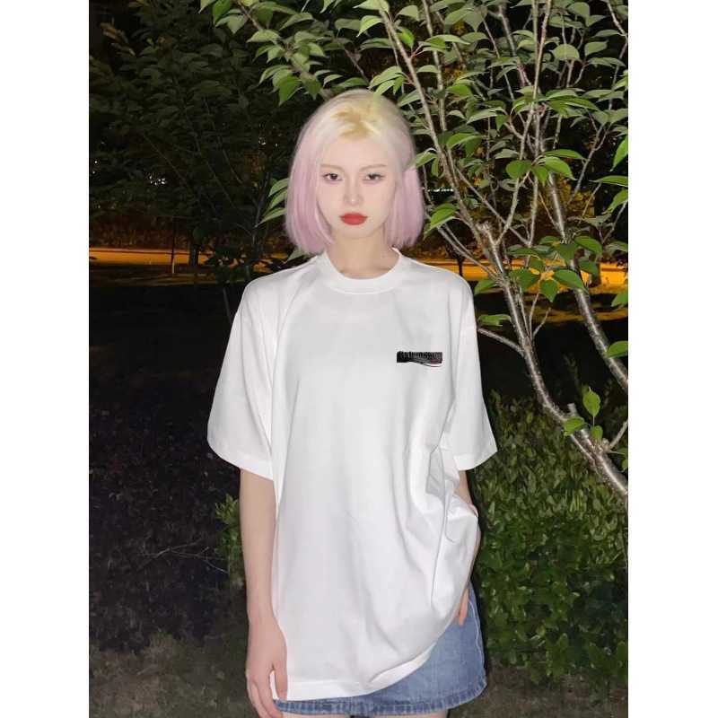 2023 New Women's High Quality Tshirt Shirt Edition Coke Black Tape Fuzzy Print Sleeve Casual T-shirt