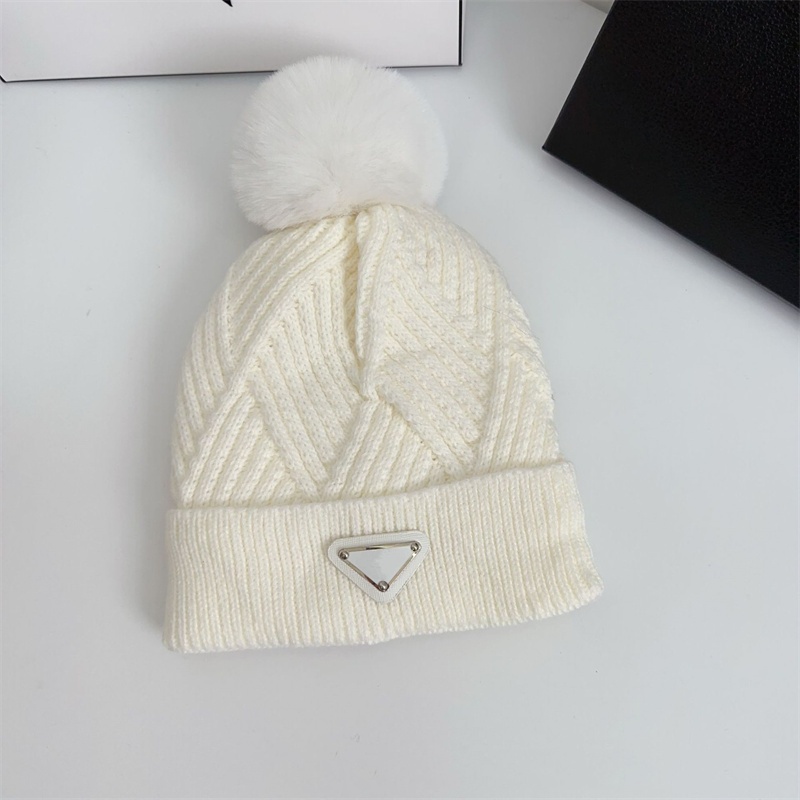 Marca de luxo designer gorro chapéus de malha moda inverno chapéu unisex versátil casual brimless chapéus quentes cashmere chapéus para homens e mulheres