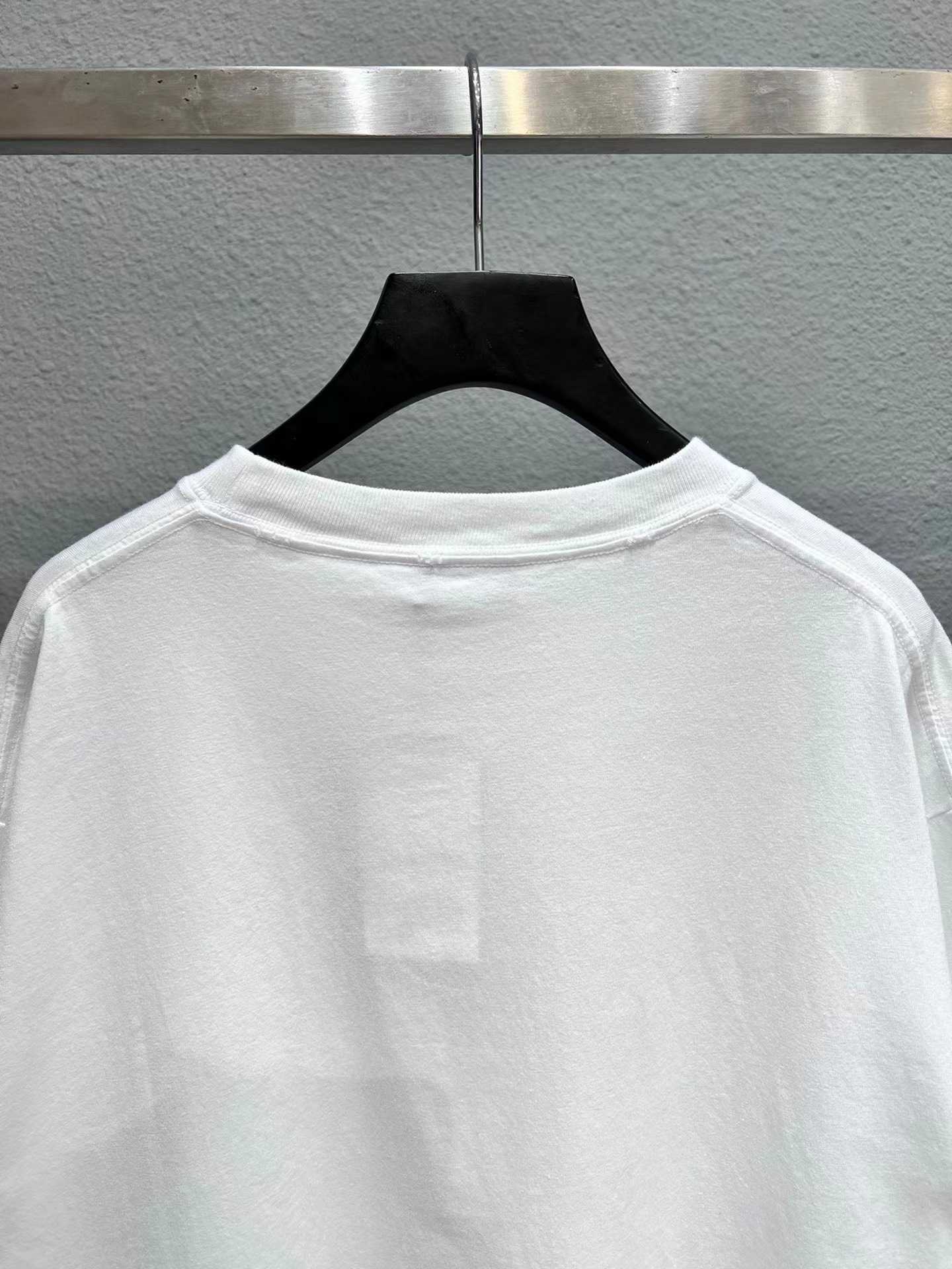 Ropa de diseñador para mujer 20% de descuento en Differentiate Market Edición de alta calidad Camiseta de manga de verano Garabateado Suelto Versátil Cuello redondo