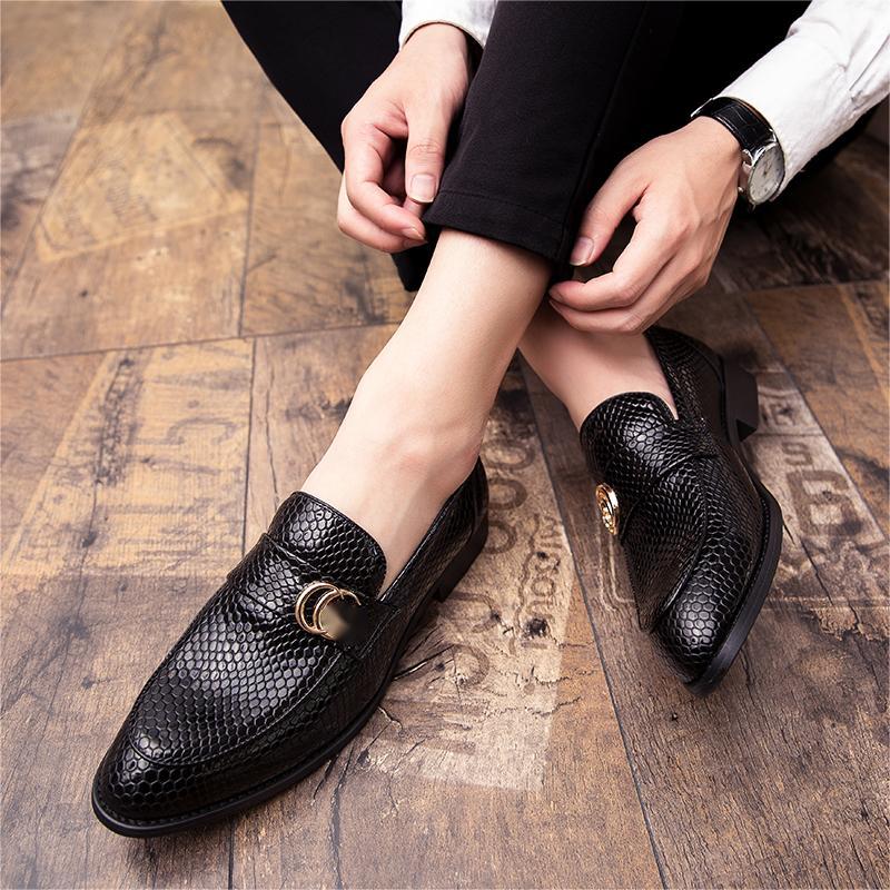 British Fashion Snakeskin Pattern Loafers Men Shoes Solid Color PU Trend Metal Buckle Decoration Business Casual Shoes AD346