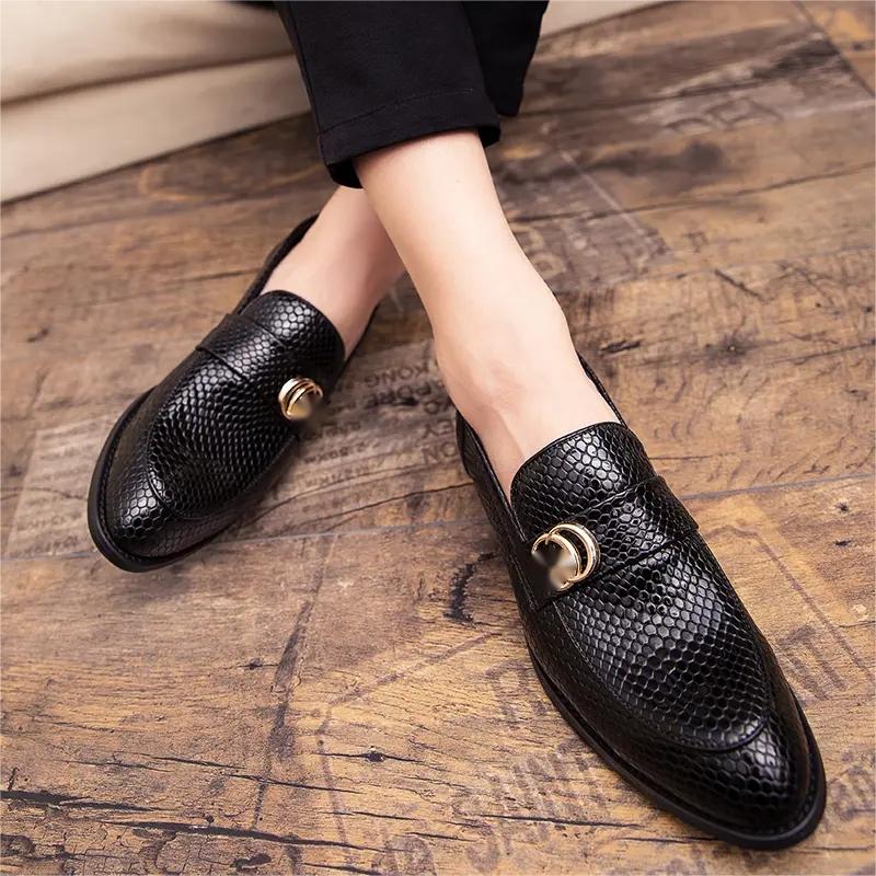 British Fashion Snakeskin Pattern Loafers Men Shoes Solid Color PU Trend Metal Buckle Decoration Business Casual Shoes AD346