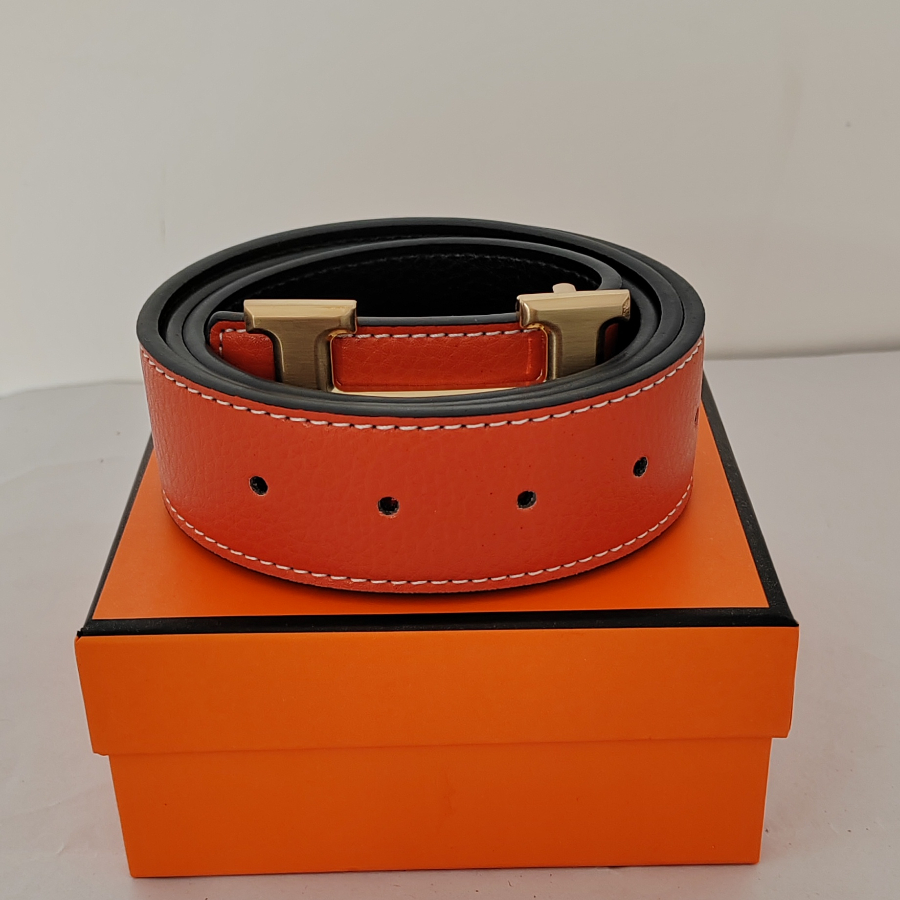 2023 Smooth Leather Belt Luxury Belt Designer för män Big Buckle Male Chastity Top Fashion Mens Whole278C