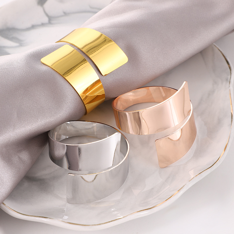 Serviette Pierścienie serwetek stołowy stół obiadowy ręcznik Dekoracja pierścienia na imprezę weselną Bankiet srebrny złoto