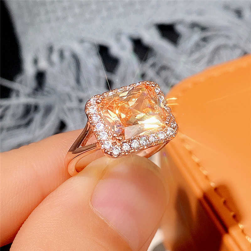 Solitaire Ring Champagne Cubic Zircon s for Women Elegant Square Shaped Band Wedding Party Anniversary Gift New Fashion Jewelry Y2302