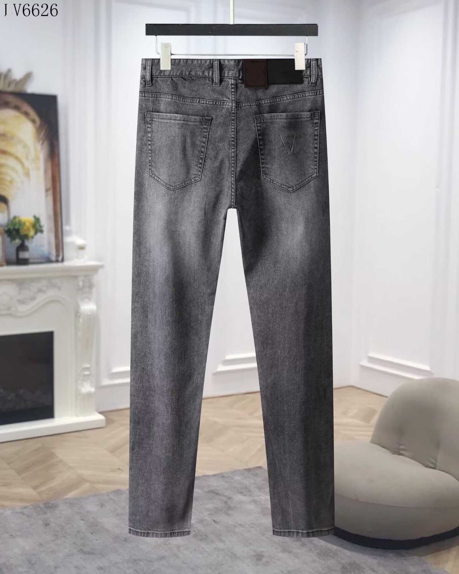 2023 Men's Jeans Biker Jeans V Brand Luxury Designer pants High Street Straight Jean Mens Blue Jeans Washed Big Hole Zipp216t