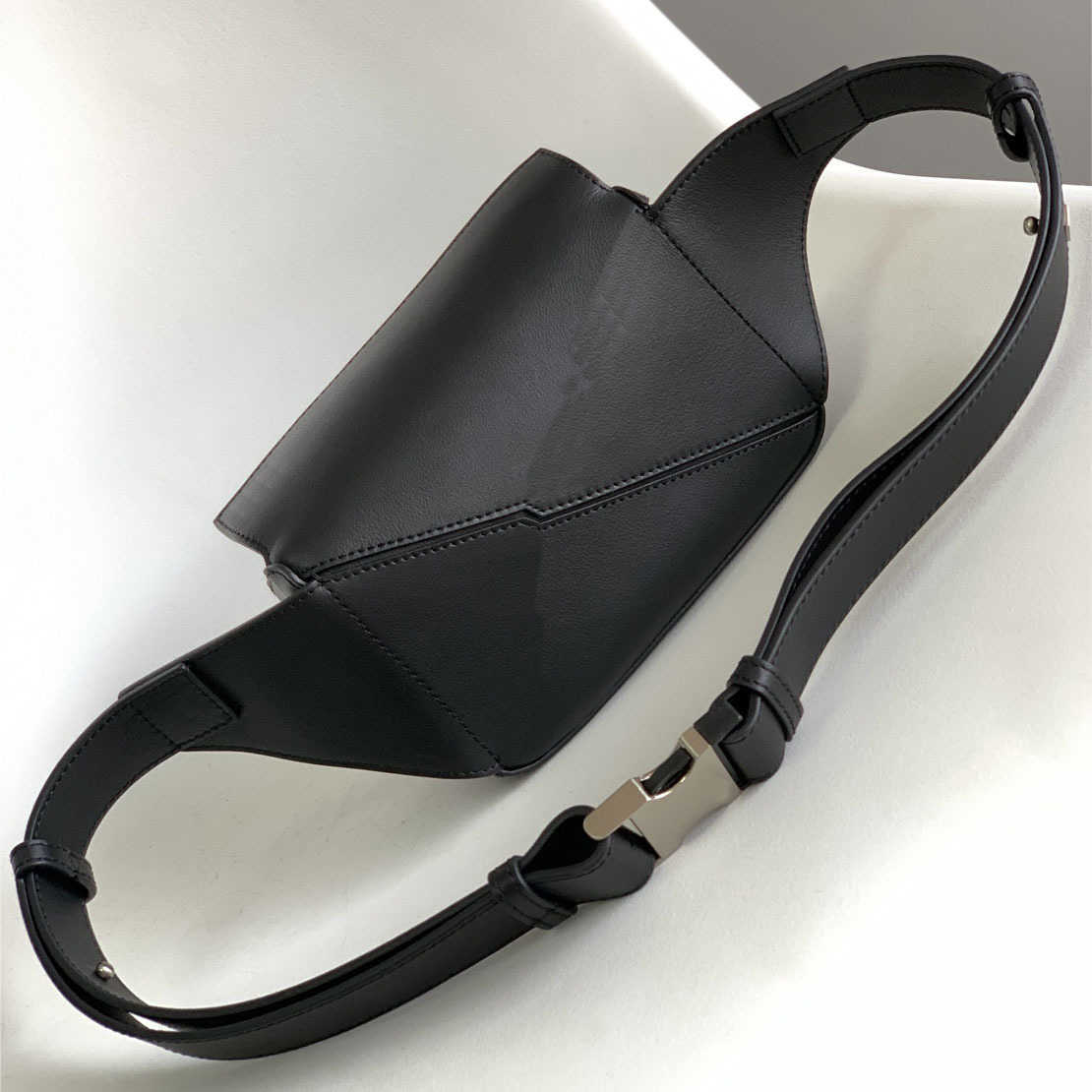 1: 1 Geometry Designer väskor Belt påsar Fanny Pack Bum Bag Women Midjepåsar Handväskor Beltbag Cowhide Bumbags Classic Handbag 2300201