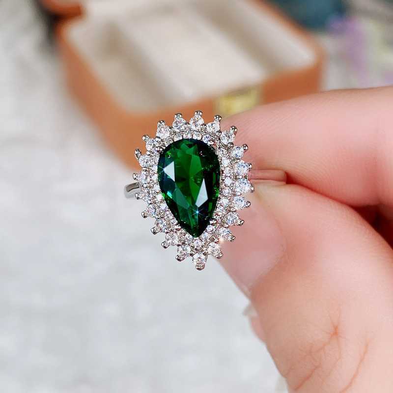 Solitaire Ring CAOSHI Luxury Women's Finger Rings for Party Bright Green Pear-shaped Crystal Noble Lady Vintage Style cessories Gorgeous Gift Y2302