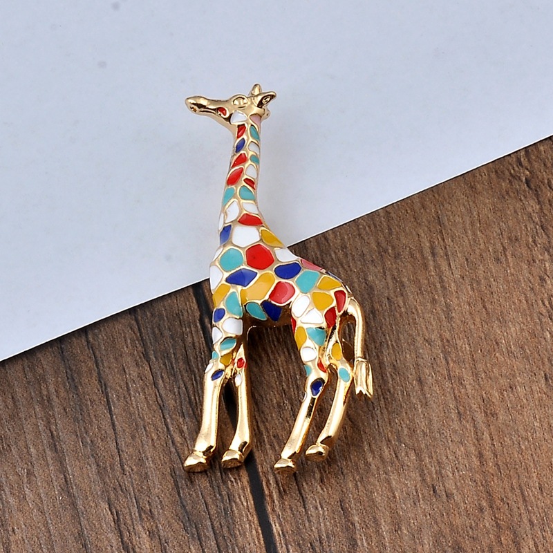 Broche girafe peinte Collier en V pour femme Boucle anti-lumière Goupille Fixation des vêtements