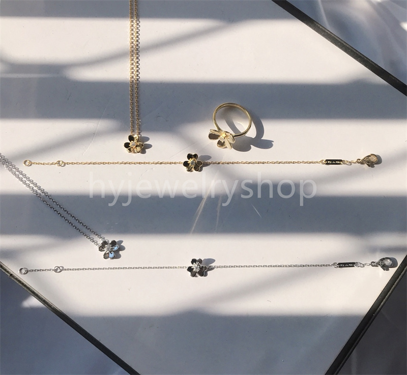 VAC 4 Four Leaf Clover Designer Pendant Armband med Diamond Luxury Fashion Halsband Studörhänge Ring Set 925 Sterlling Silver 271B