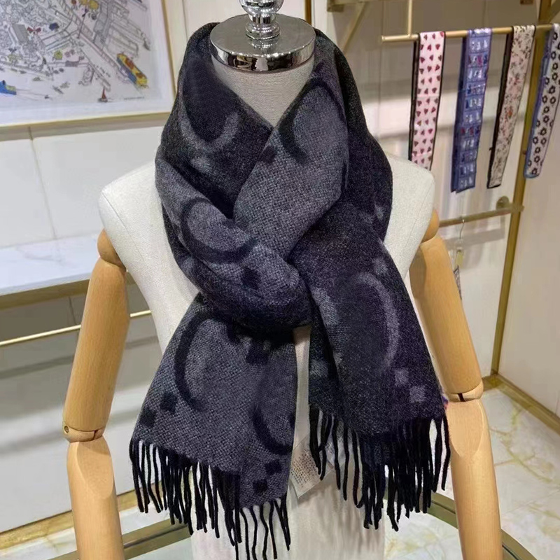 Четыре морских мужских мужчин Scarf Женщины с красотой для кисточки