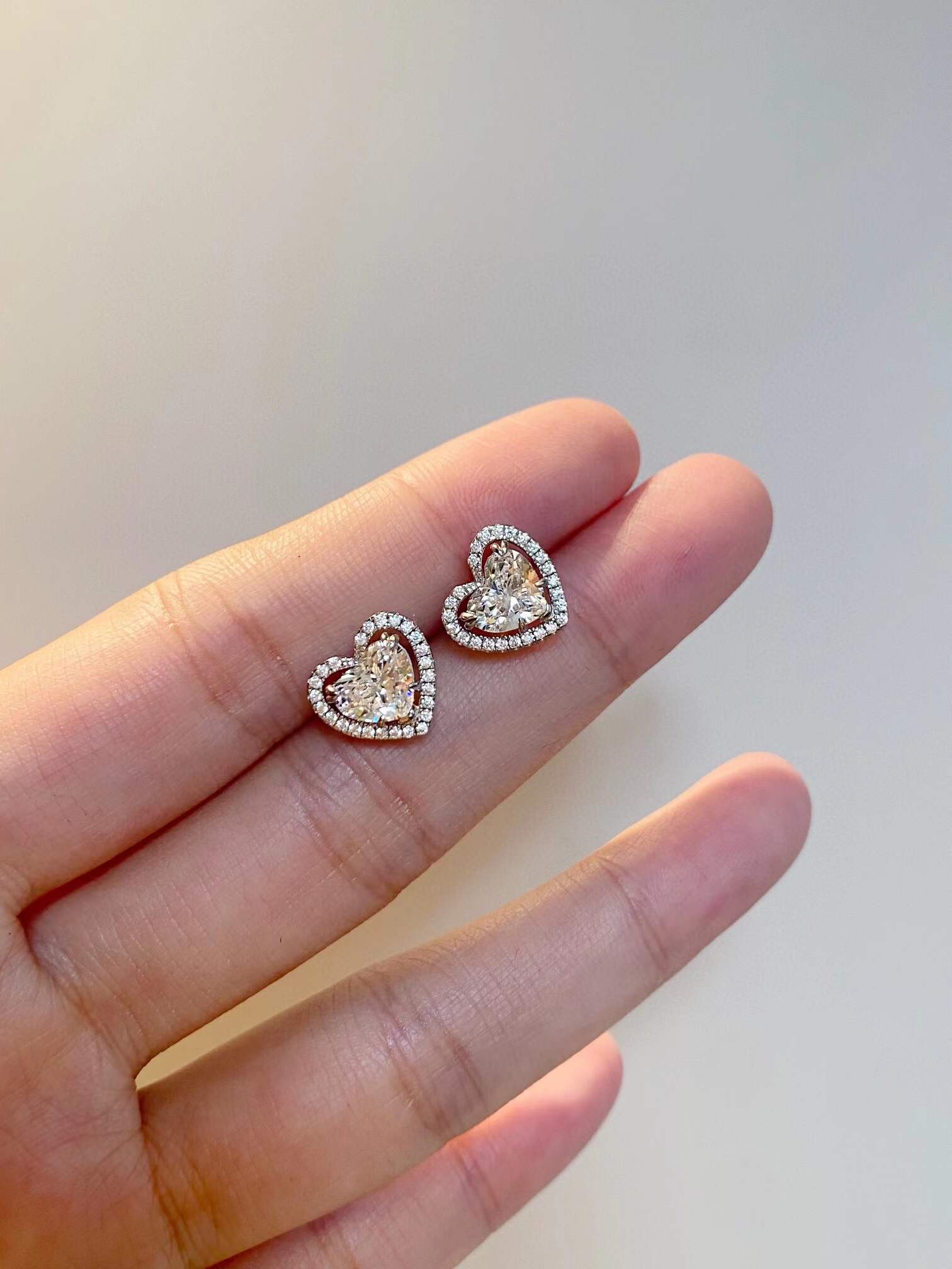 Charm 925 Sterling Silver Jewelry for Women Geometric Crystal Heart Earrings Luxury Wedding Engagement Party Diamond Stud￶rh￤ngen
