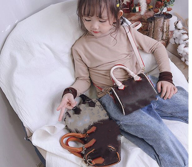 2023 Retro Baby Handbag Fashion Girls Bucket Facs Mini Kids Totes Children Counter Bag Factory Supply