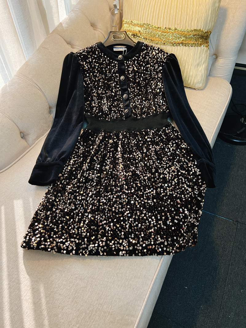 2023 Spring Black Solid Color Panelled Dress Long Sleeve Round Neck Sequins Knee-Length Casual Dresses J3F067753