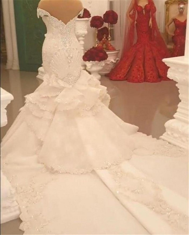 Apliques de luxo Lace sereia vestidos de noiva 2023 Elegante fora do ombro de cristal sem costas