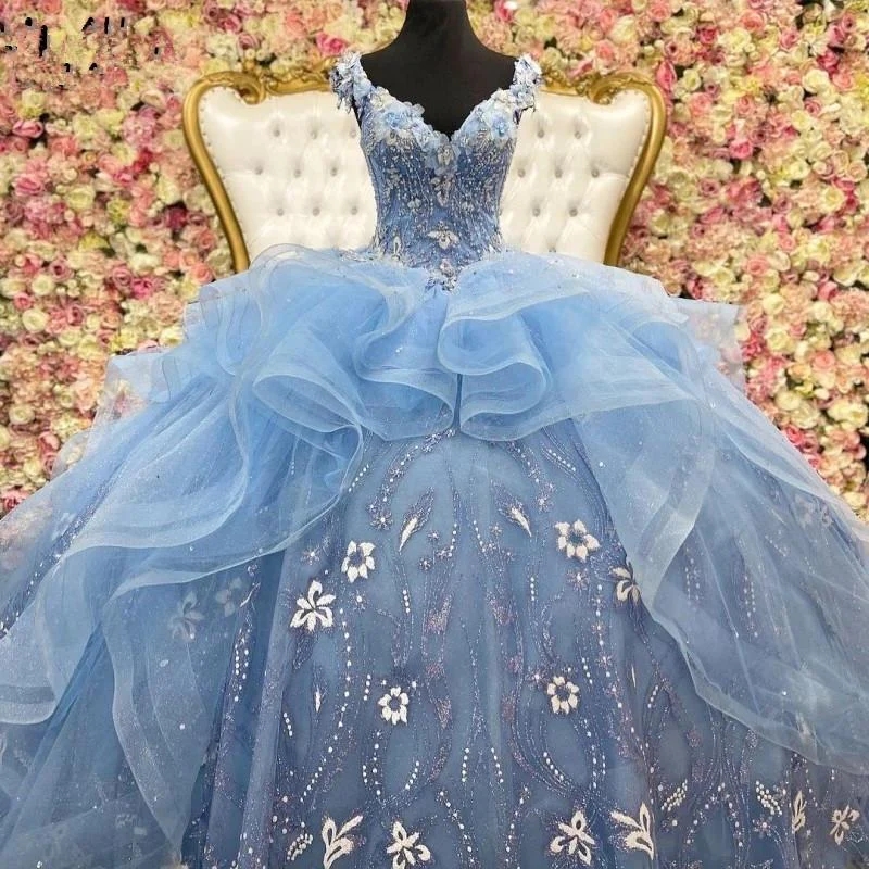 Abito da principessa Quinceanera azzurro cielo 2023 con spalle scoperte Applicazioni di paillettes Fiori Festa dolce 16 Abito Abiti da 15