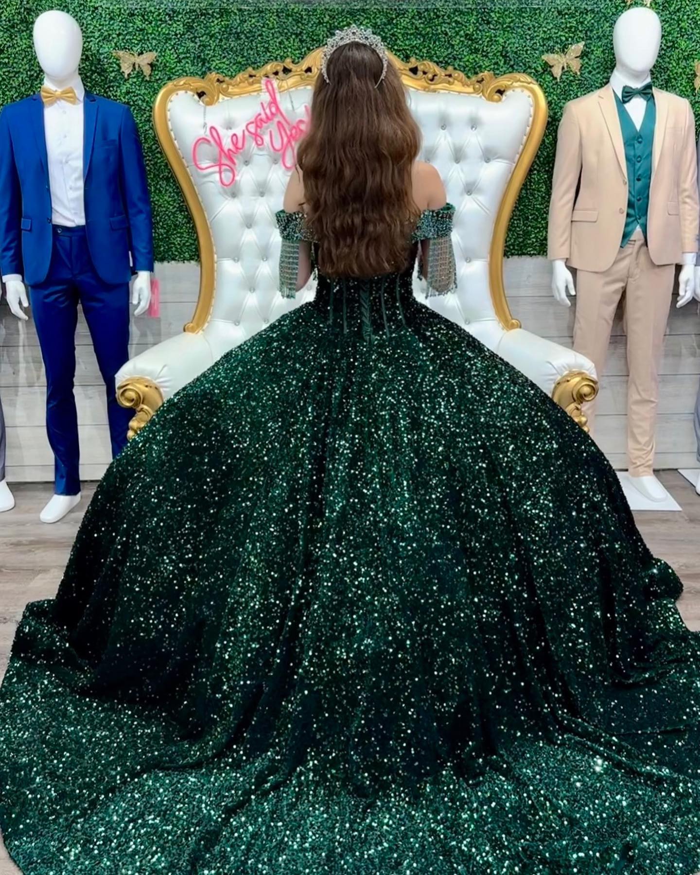 Emerald Dark Green Quinceanera Dress 2023 Puffy Sweet 16 Ball Gown Beading Wine Vestidos de 15 Anos Lace-Up Corset Back Off-the-Shoulder Quince Burgogne Velvet Sequin