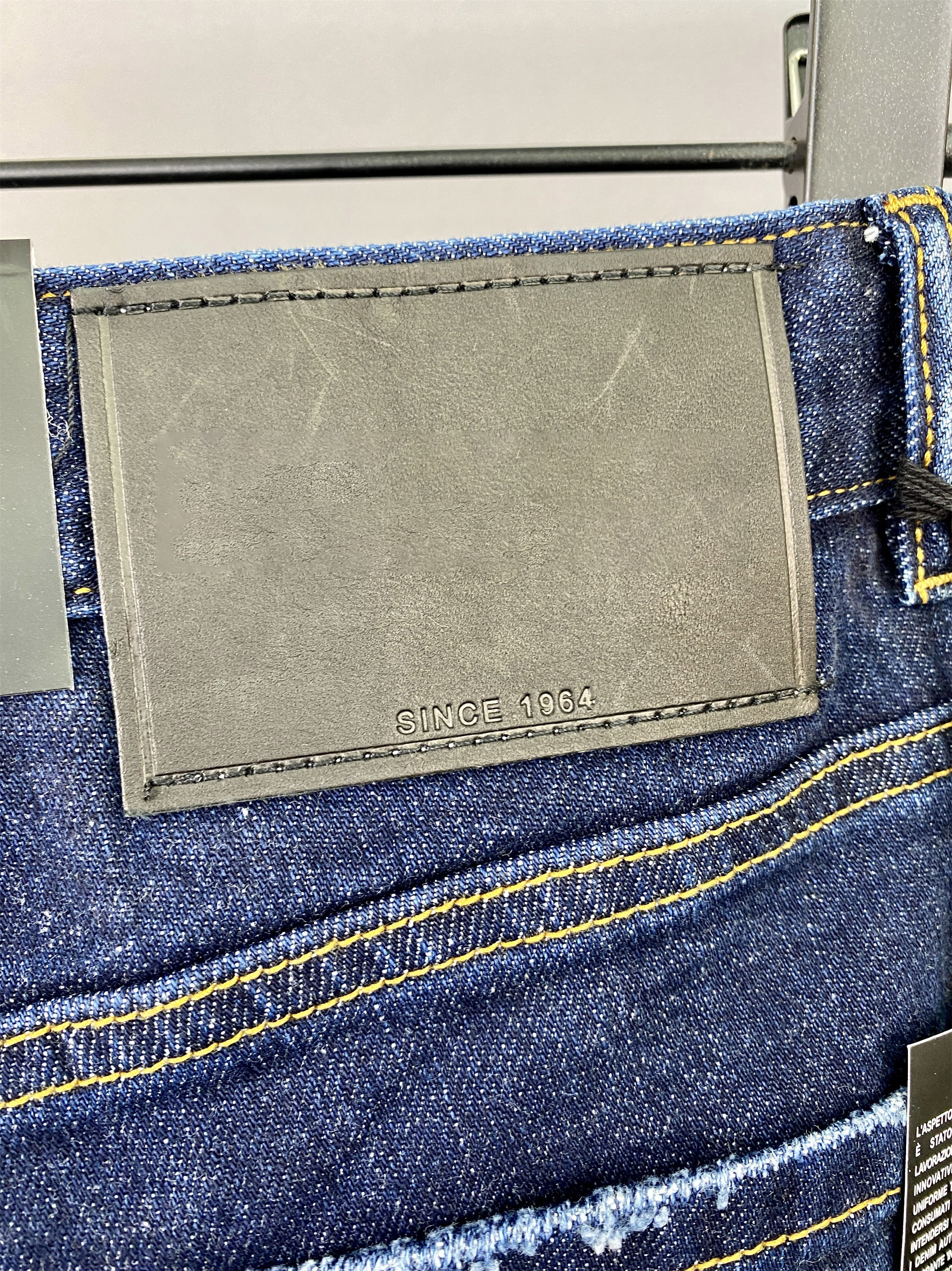 Nuovi uomini firmati Jeans i pantaloni Foro Blu chiaro Grigio scuro Italia Marca Uomo Pantaloni lunghi Pantaloni Streetwear denim Skinny Slim Straight Biker Jean taglia 9877 28-38