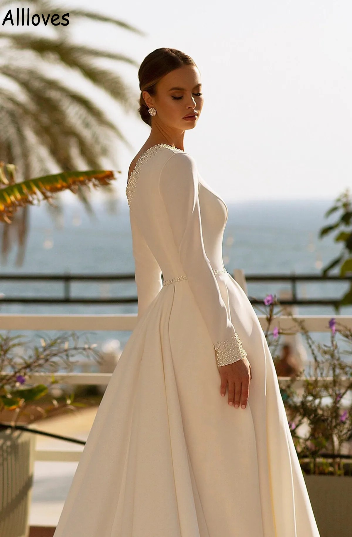 Modest One Shoulder Boho A Line Abiti da sposa le spose Maniche lunghe Perle Perline Elegante semplice Abiti da spiaggia in raso Sweep Train Abito da ricevimento sposa CL1807