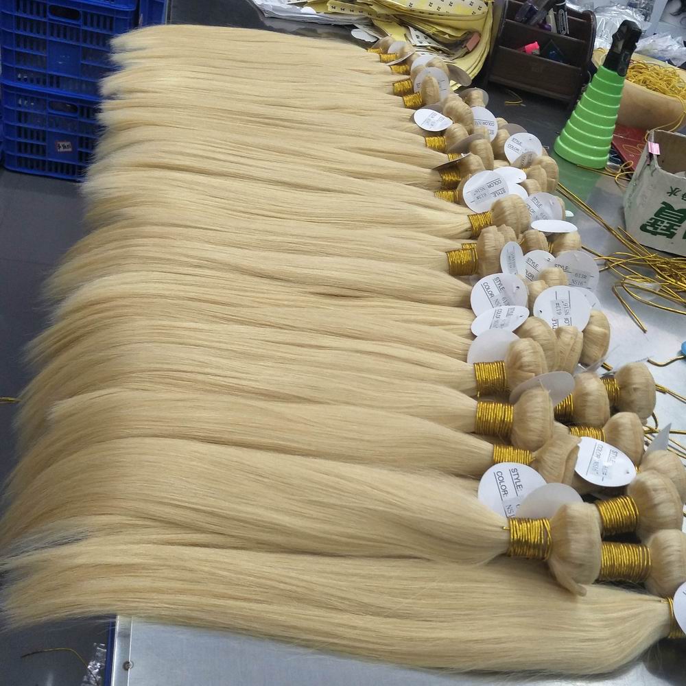 Bonito color 613 cabellos humanos rusos rubios extensiones no remy tramas 4 unids/lote sin olor cuidado fácil