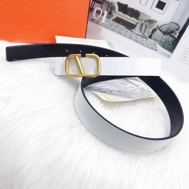 Kvinnkläder Designer Belt Classic Vintage Letter V Slät spänne Dekorativ bältebredd 3 cm Kvinnor Läderbälten hela287E