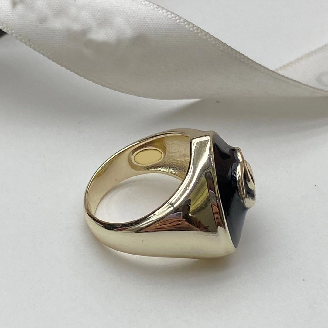 Mieć znaczki 18k złoto czarne brzoskwiniowe pierścionki z klastrem serca proste projektantki marki Kolczyki dla kobiet przyjęcie weselne E332z