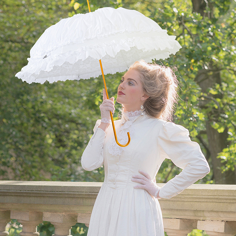 Свадебная вечеринка, винтажная принцесса сладкая фотография прямой зонтик на открытом воздухе