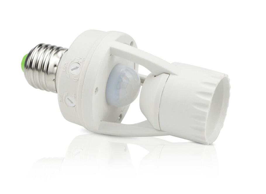 E27 Sensore di movimento Interruttore luce Rilevatore di movimento 100-240 V Base portalampada E27 con controllo della luce Smart Switch Adattatore presa lampadina 2 pz / lotto